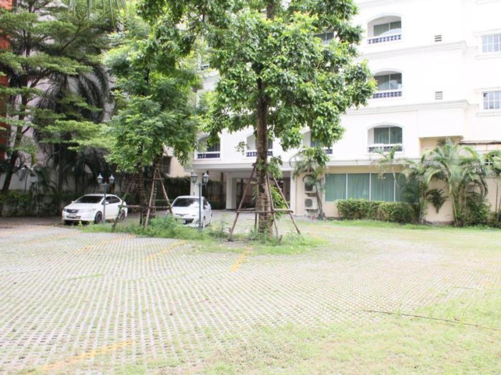 Romance Hotel Srinakarin Bangkok Buitenkant foto