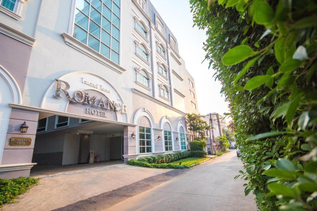 Romance Hotel Srinakarin Bangkok Buitenkant foto