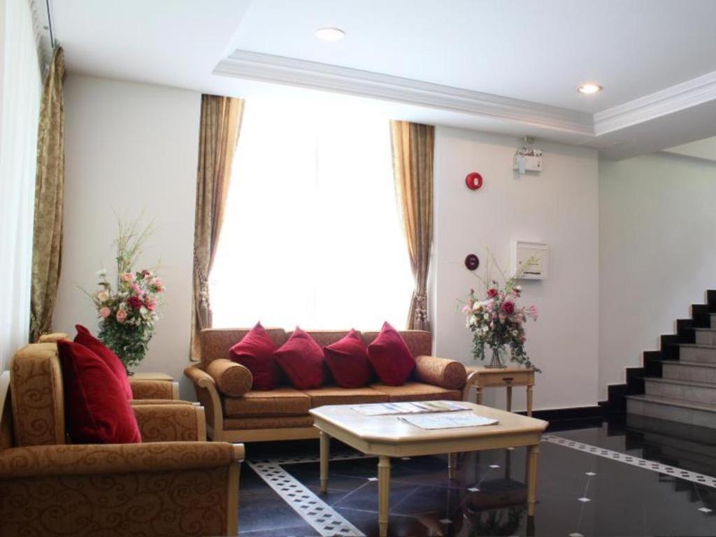Romance Hotel Srinakarin Bangkok Buitenkant foto